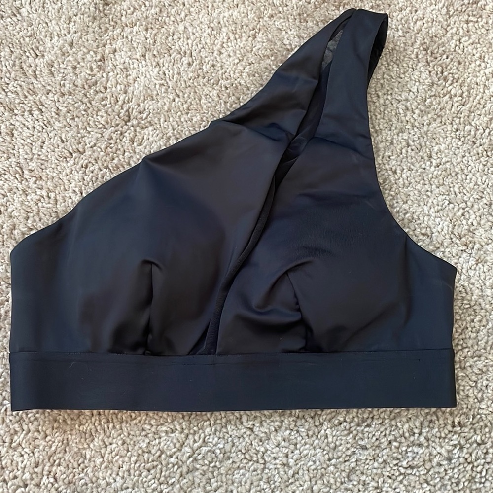 One shoulder black sports bra